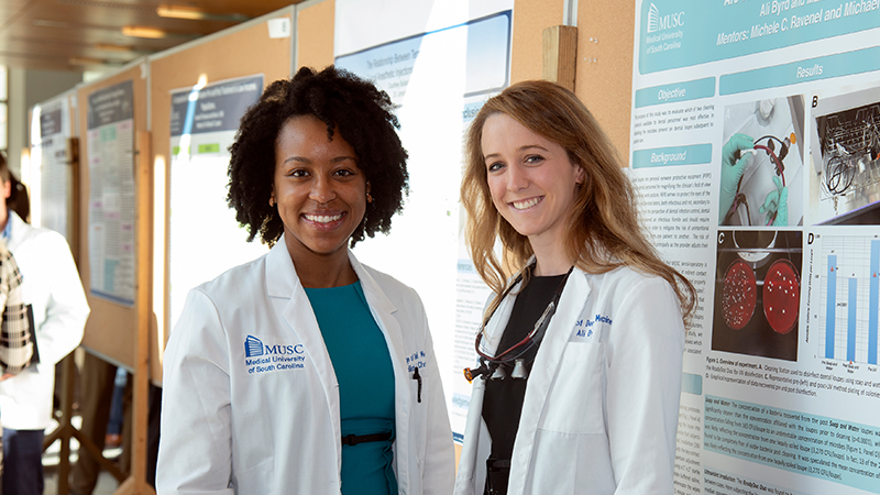 MUSC medical students presenting research